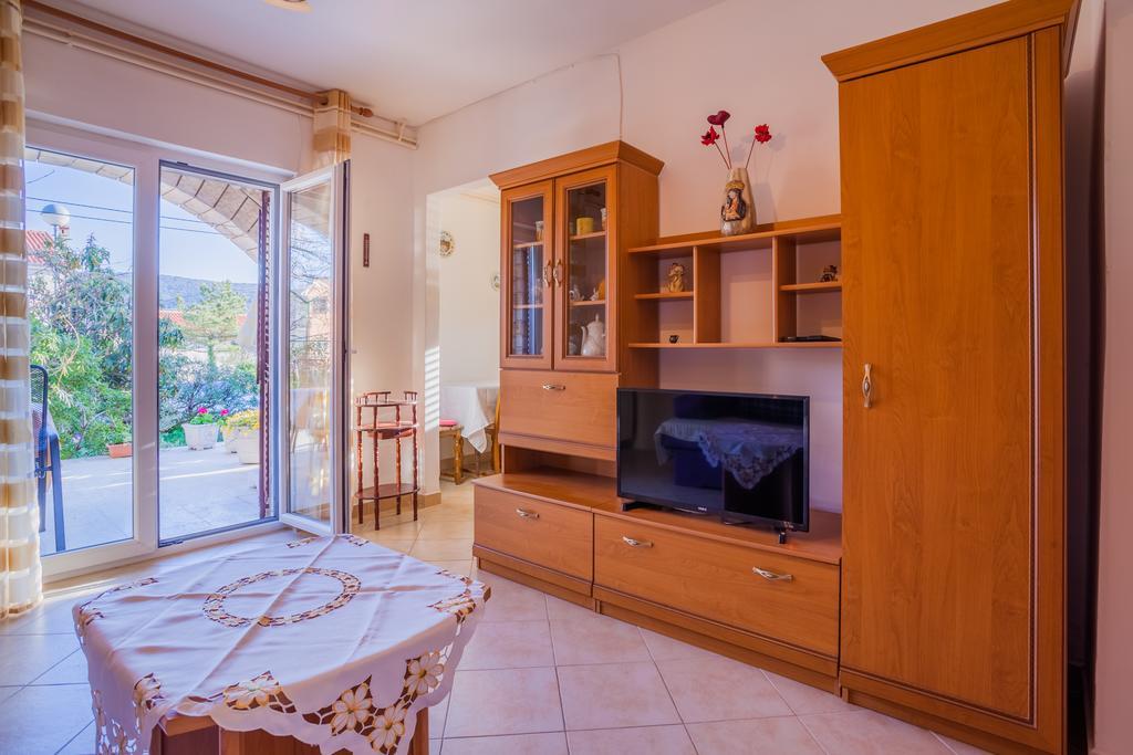 Apartments Tatjana Cres Exterior photo